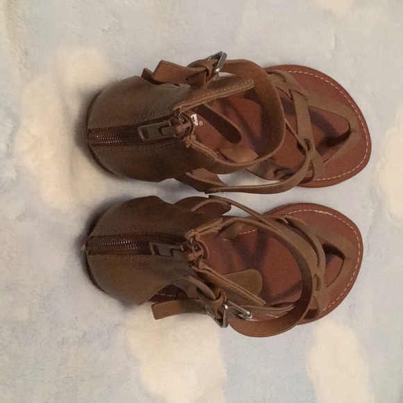 Flats - Picture 4 of 4